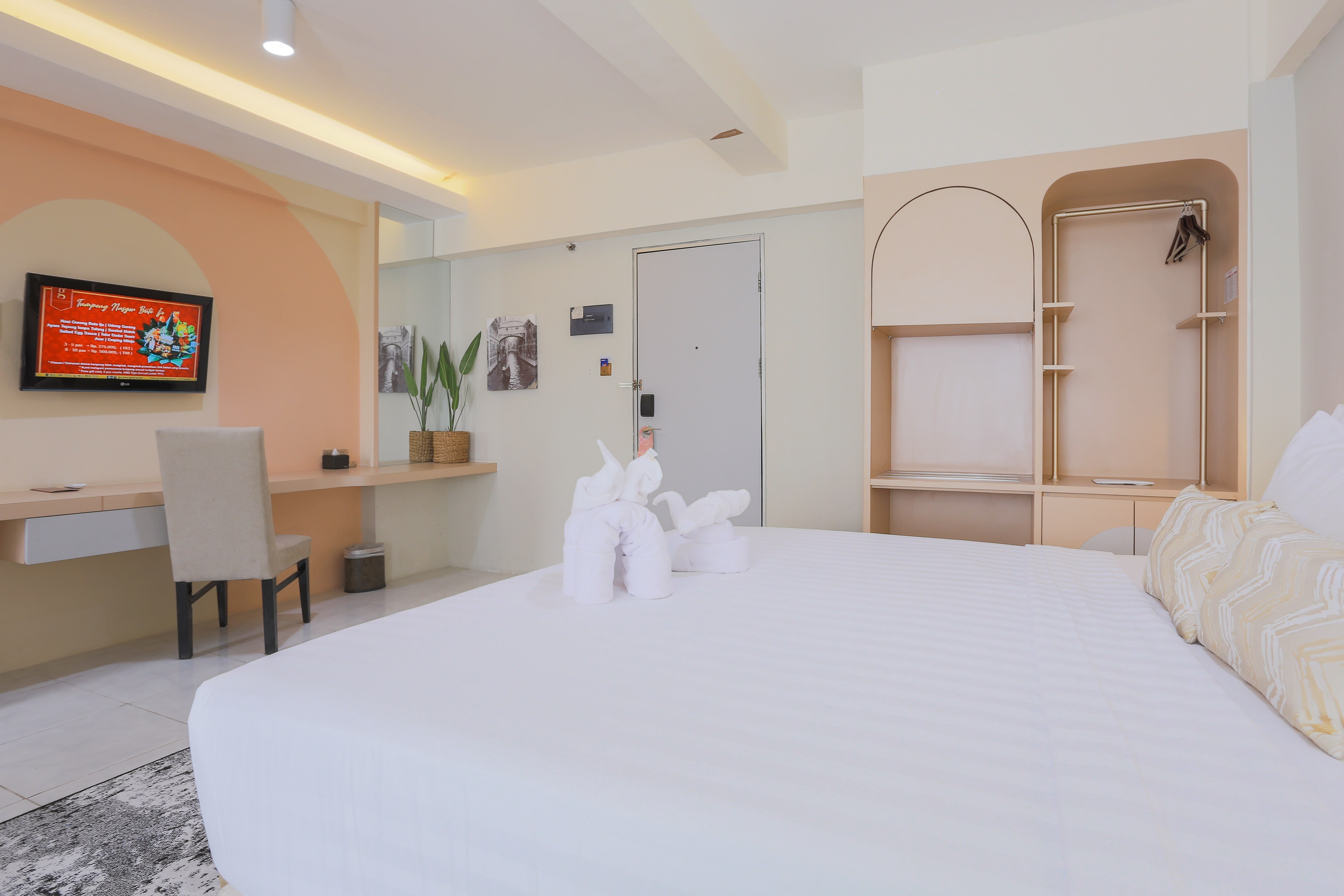 Room 6 Image 3